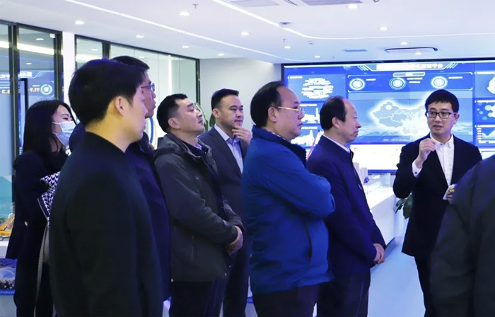 江苏省发改委副主任林康调研乐竞手机站·官方版在线发展情况-3.jpg