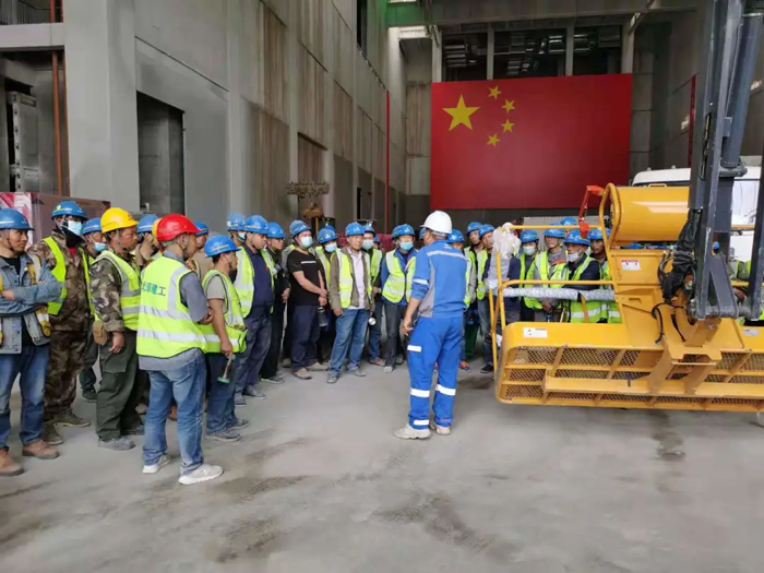 表扬信+锦旗！这是乐竞手机站·官方版在线的责任与温度-2.jpg